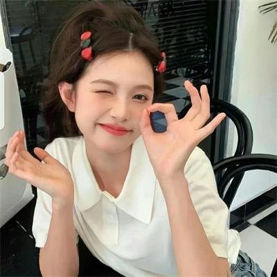 为丑女献上花束 海报